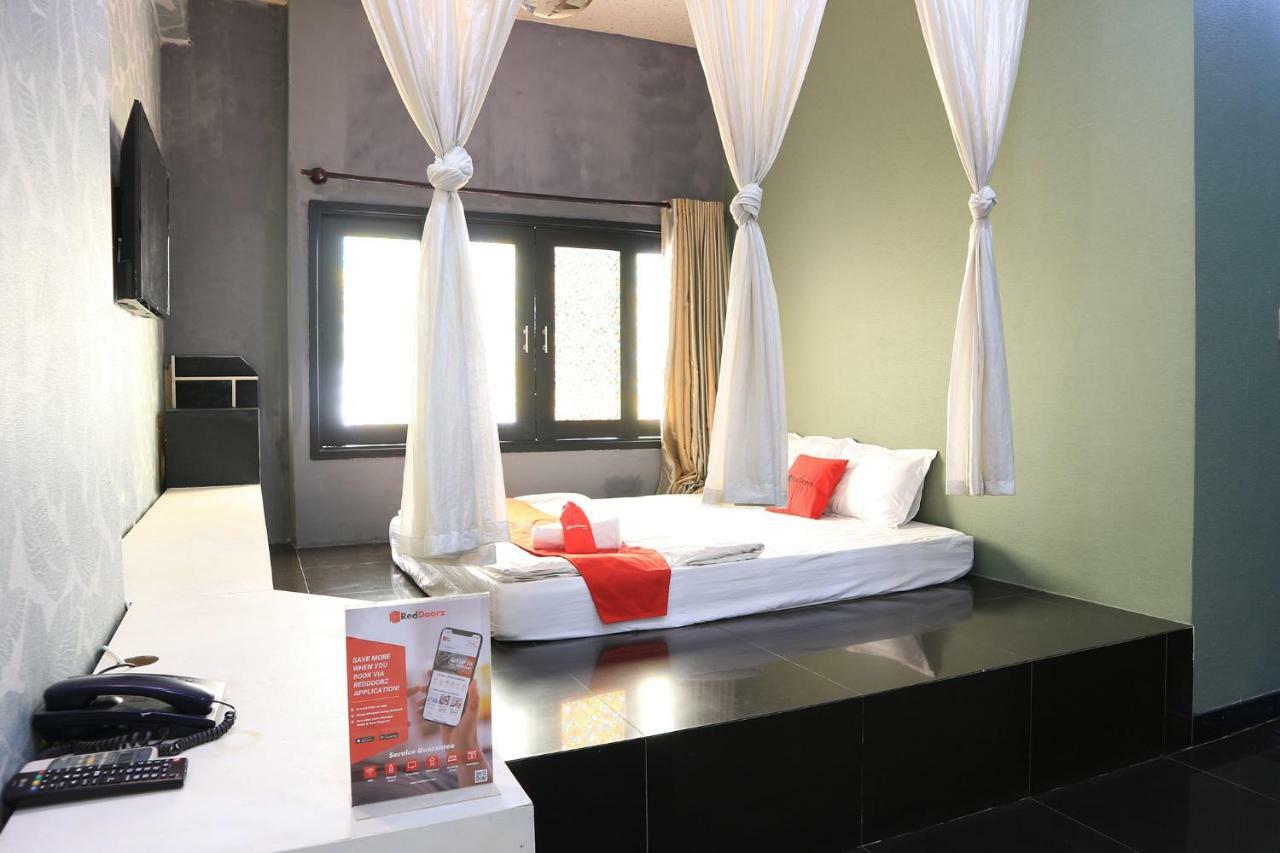 Hotel Reddoorz Near Gia Dinh International Hospital à Hô Chi Minh-Ville Extérieur photo