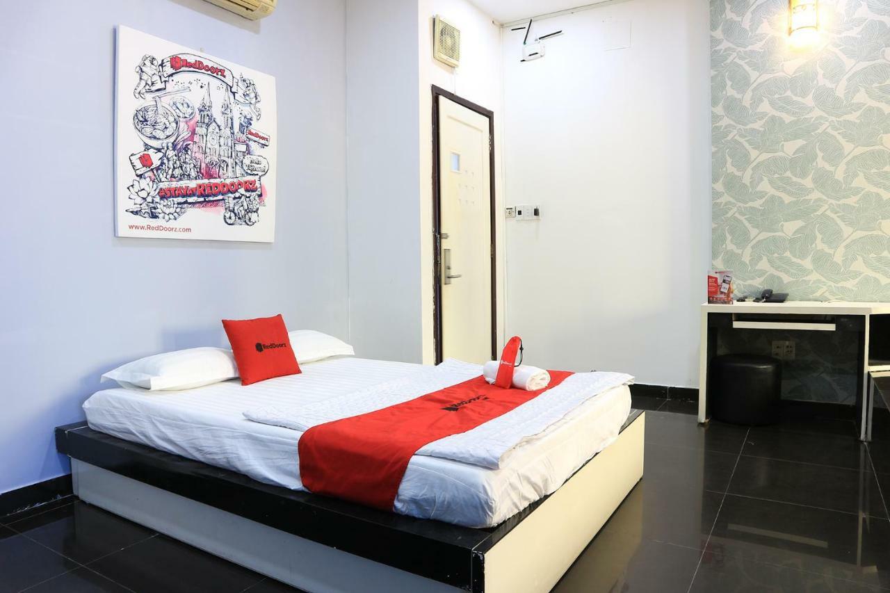 Hotel Reddoorz Near Gia Dinh International Hospital à Hô Chi Minh-Ville Extérieur photo